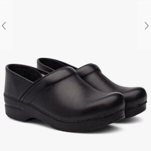 EUC - Dansko Kelsey Professional Clogs - size 40 (US9.5-10)